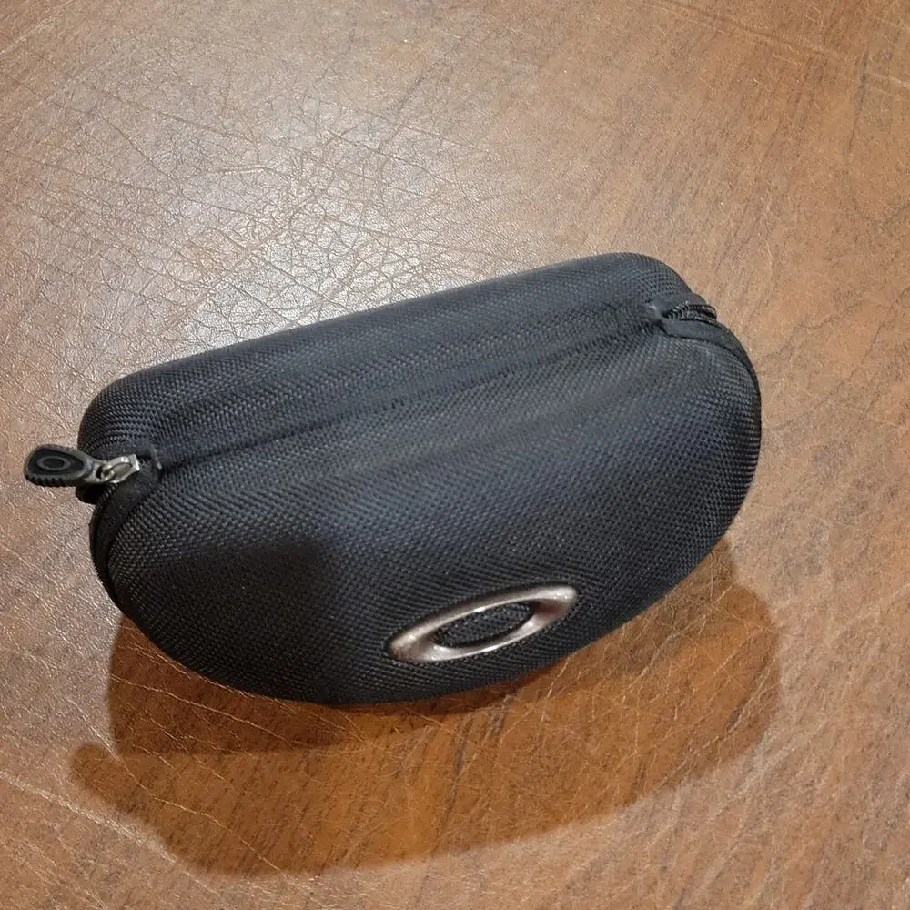 Oakley Large Hard Shell Mesh Zip Sunglasses Case Black 12525